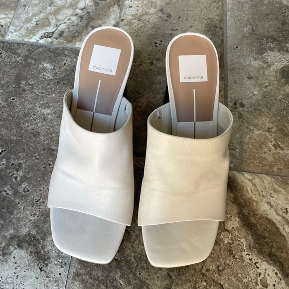 Dolce Vita Cream Heels - Picture 6 of 9